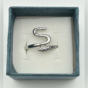 Minimal Silver Tone Snake Ring—Size 6.5
